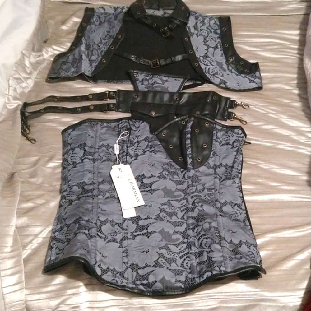 SO UNIQUE AND SPECIAL BNWT FIVE PIECE SET CORSET, Goth, Rock, Steampunk - Picture 7 of 11